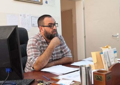 زار المدير التنفيذي لمركز تقنية المعلومات التابع لجامعة بنغازي د.يونس البدري مقر كلية التمريض بالكويفية رفقة الأستاذ أحمد بن هلوم . التقى البدري وابن هلوم مسجل عام الكلية أ. مبروك الشقعابي ورئيس قسم الدراسة والامتحانات أ.نعيمة البرغثي وتم مناقشة إجراءات إنشاء منظومة الدراسة والامتحانات بكلية التمريض.